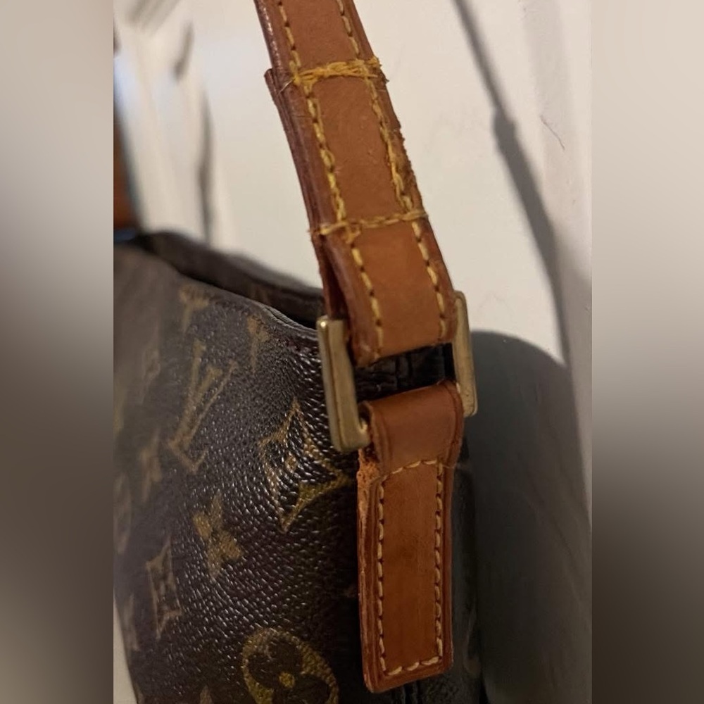 Authenticated- Vintage Louis Vuitton LV Trotter Bag - adjustable strap - Picture 5 of 15